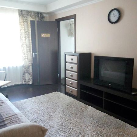 Квартира 2 Комн Рядом И-Т Амосова.Метро Олимпийская 3 Остановки Kijów Zewnętrze zdjęcie